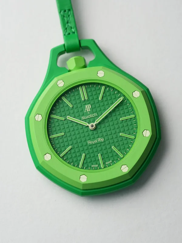 שעון כיס Swatch x Audemars Piguet מסדרת Royal Pop דגם GREEN EIGHT