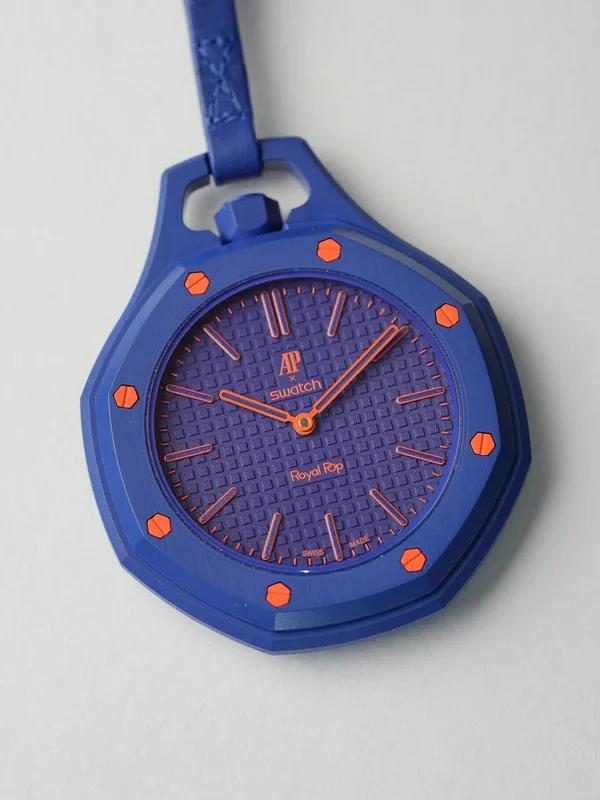 שעון כיס Swatch x Audemars Piguet מסדרת Royal Pop דגם ORENJI HACHI